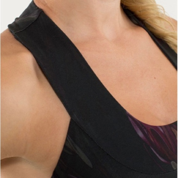 Lululemon Scoop Neck Tank Midnight Iris Black 6 euc racer back Lulu flattering - Picture 4 of 10